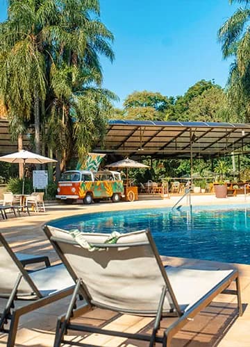 Outra foto de piscina ao ar livre