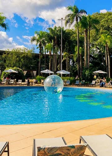Outra foto de piscina ao ar livre
